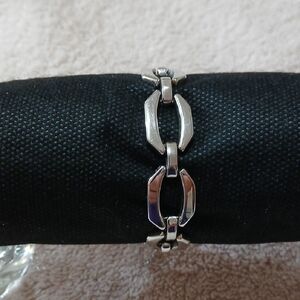 Beautifu Monetl Linked Bracelet